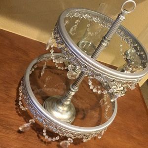 two tiered cake stand